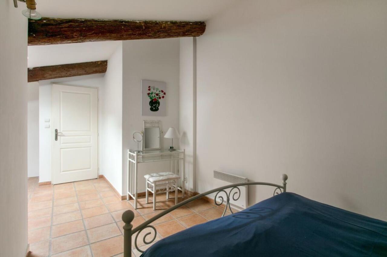 Villa Charming And Quaint 2-Bed House In Marseillan Esterno foto