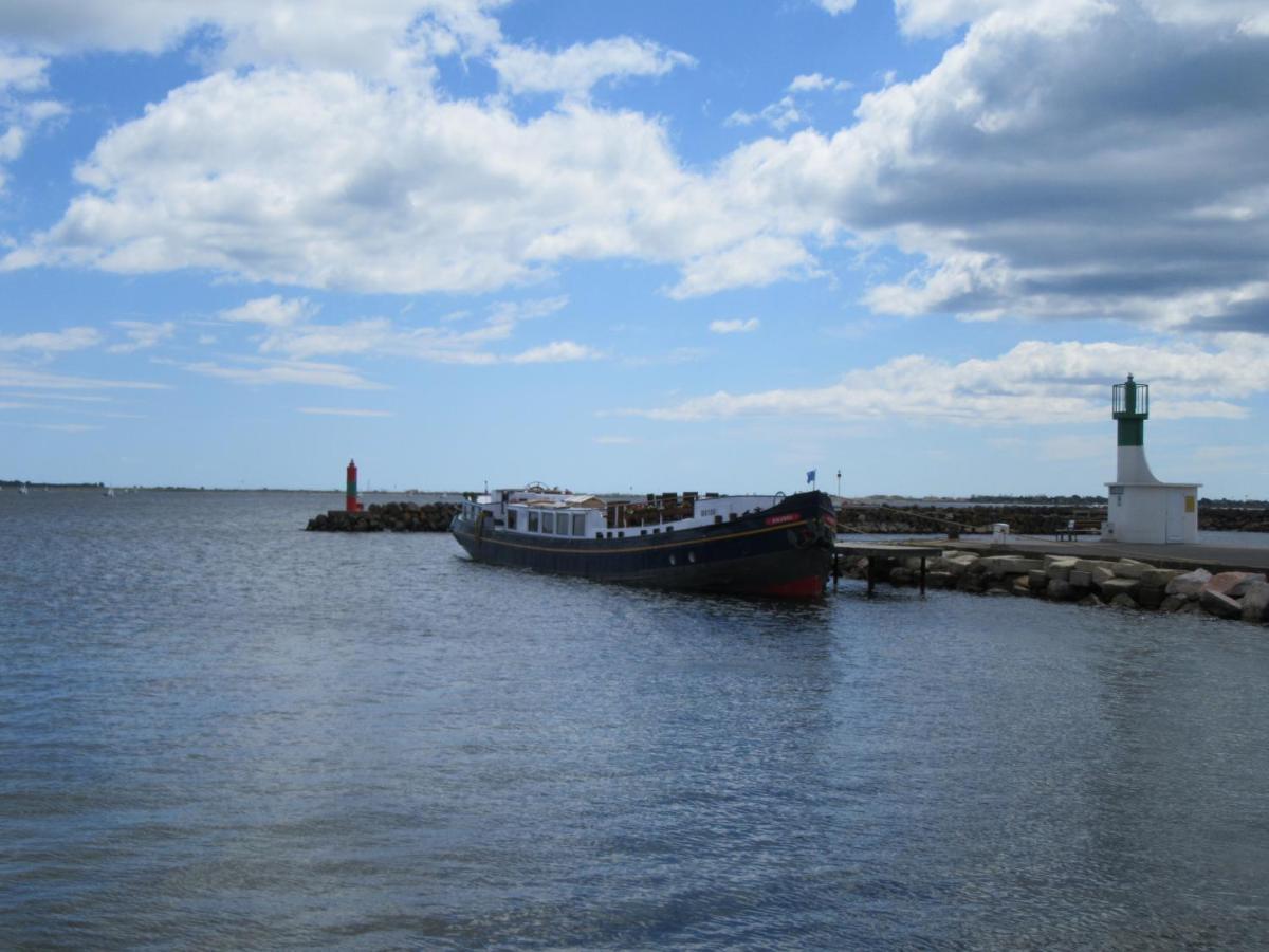Villa Charming And Quaint 2-Bed House In Marseillan Esterno foto